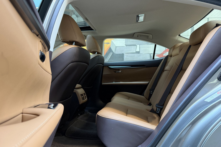 雷克萨斯ES 2015款 200 精英版中控内饰7003