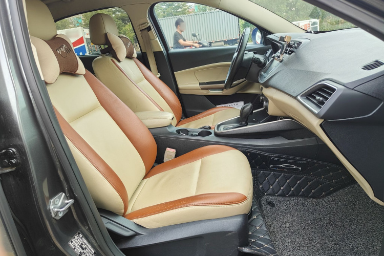 福特 福睿斯 2015款 1.5L 自动舒适型中控内饰7006