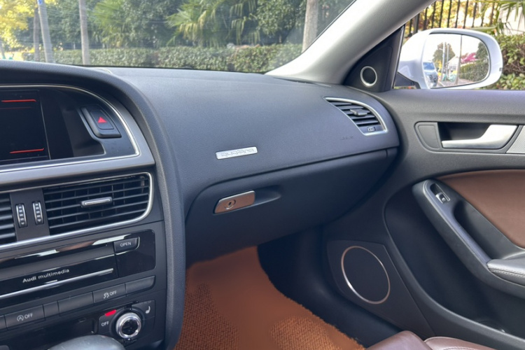 奥迪A5 2013款 Sportback 40 TFSI quattro中控内饰7008
