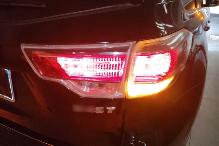 丰田 汉兰达 2015款 2.0T 两驱精英版 5座车身外观9