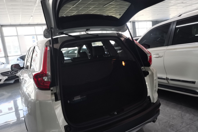 本田CR-V 2019款 240TURBO CVT两驱风尚版 国VI机舱底盘23