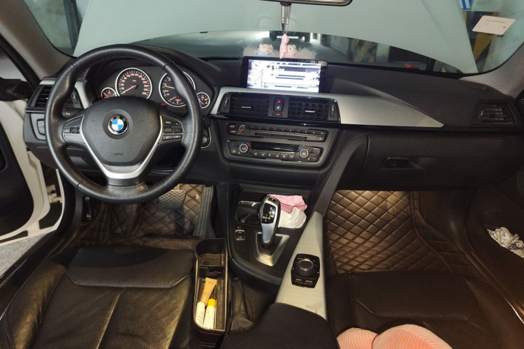 宝马4系 2016款 420i 时尚型中控内饰12