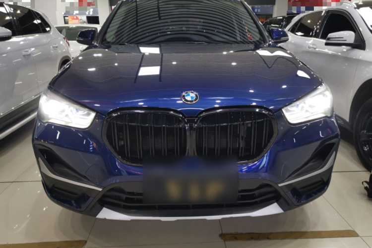 宝马X1 2020款 sDrive20Li 尊享型车身外观2