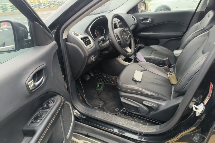 Jeep 指南者 2017款 200T 自动家享版中控内饰20