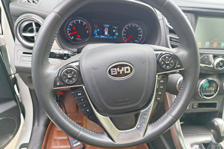 比亚迪 宋 2016款 2.0TID 自动尊贵型局部细节13