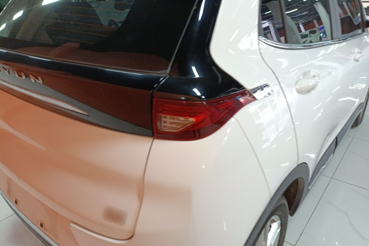 大运 悦虎 2022款 30.66kWh 两驱标准版车身外观9