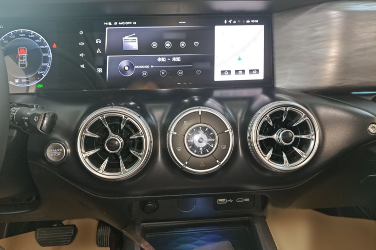 坦克300 2021款 越野版 2.0T 挑战者局部细节16