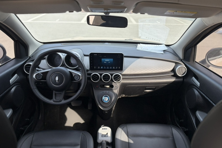 欧拉黑猫 2022款 351km 标准型 三元锂中控内饰7003