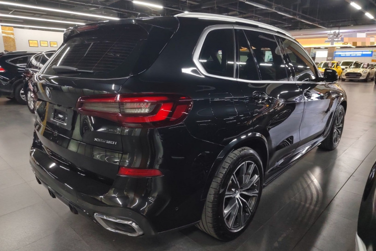 宝马X5(进口) 2022款 xDrive30i M运动套装车身外观7