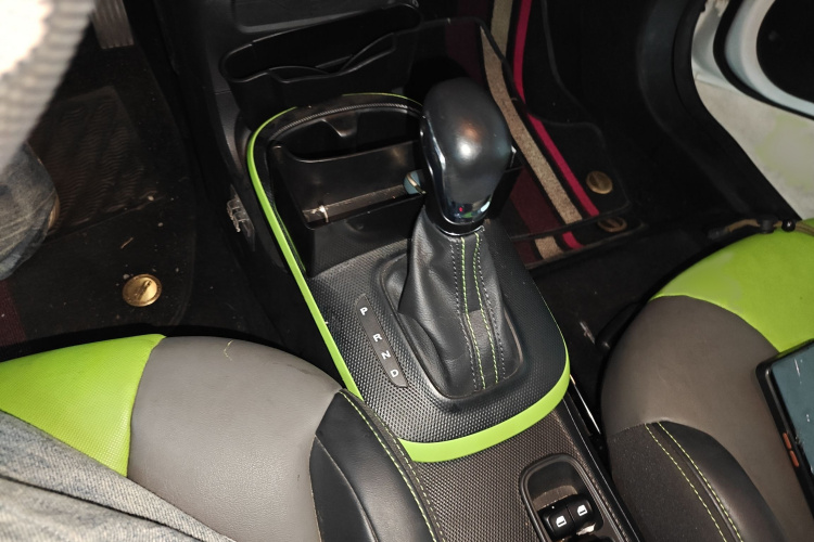 荣威 科莱威CLEVER 2021款 302km新四座超能版局部细节18