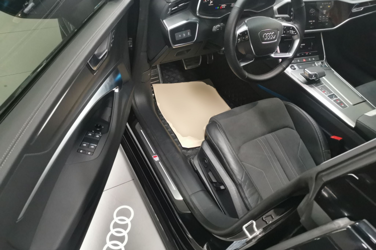 奥迪A7L 2024款 45TFSI S-line 筑梦型 流晶套装中控内饰20