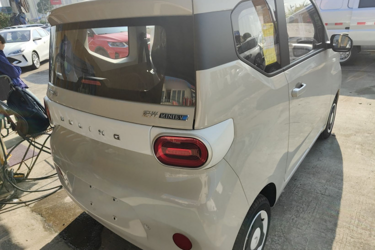 五菱汽车 宏光MINIEV 2024款 第三代 215km 青春版车身外观7