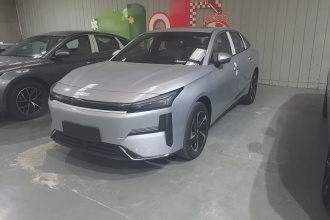 吉利银河 银河L6 2025款 EM-i 140km 探索+版