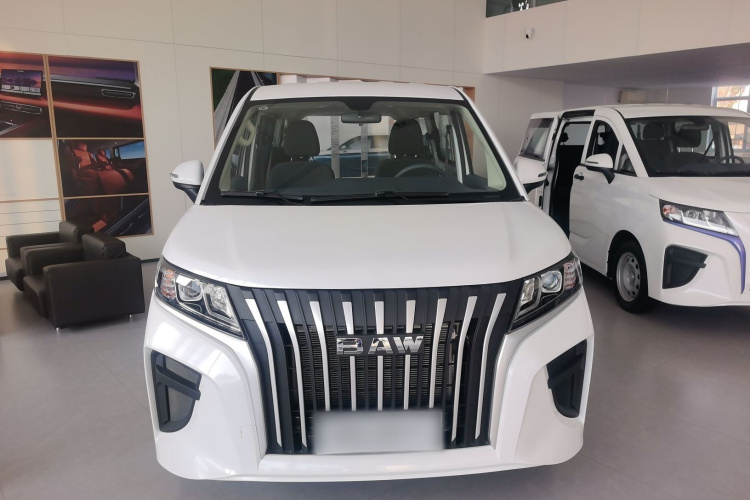 BAW北汽制造 锐胜王牌M7 2024款 1.6L 长轴创富型 7座车身外观6001