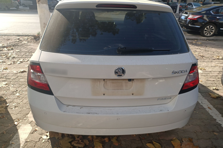 斯柯达 晶锐 2015款 1.4L 自动创行版车身外观6