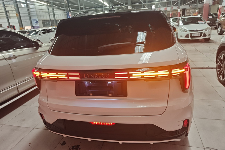 领克01 2023款 1.5TD EM-F PM车身外观6