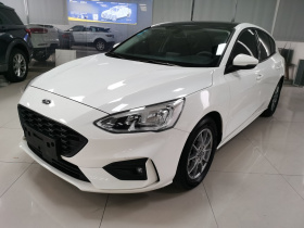 福特 福克斯 2020款 两厢 EcoBoost 180 自动锋潮型