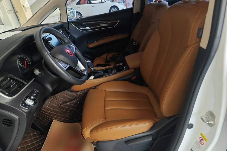 比亚迪 宋MAX 2018款 1.5T 自动智联豪华型 6座中控内饰19