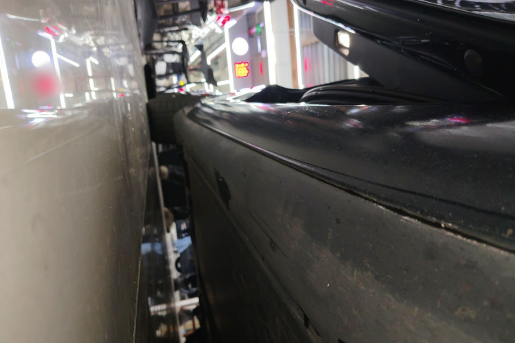 特斯拉 Model 3 2022款 Performance高性能全轮驱动版局部细节9001