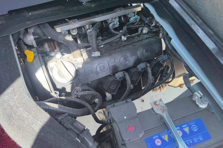 金杯 小海狮X30 2023款 1.5L 超享型客车5/6/7座无空调版SWC15M中控内饰7008