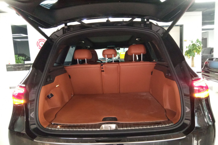 奔驰GLC 2023款 改款 GLC 260 L 4MATIC 豪华型 5座局部细节23