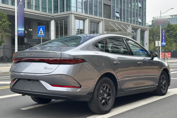比亚迪 秦PLUS 2025款 DM-i 智驾版 55KM领先型车身外观6006