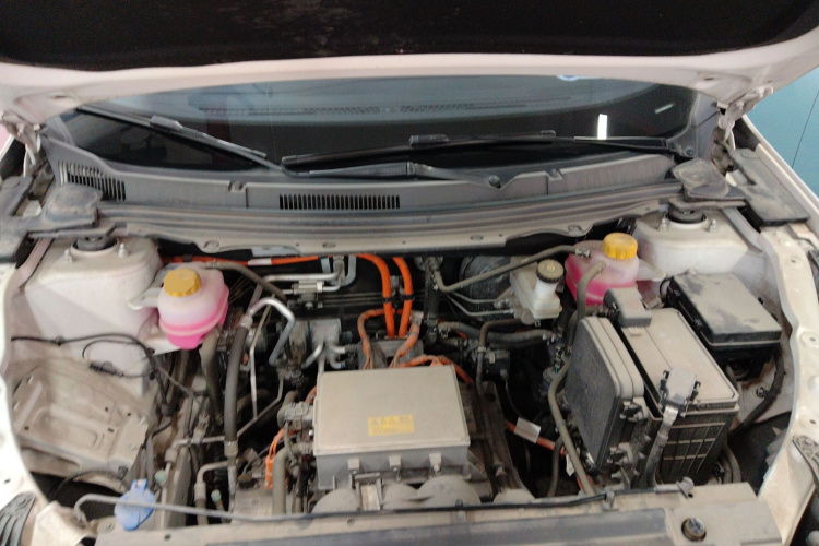 哪吒汽车 哪吒U 2021款 改款 Pro 400 行业定制版机舱底盘24