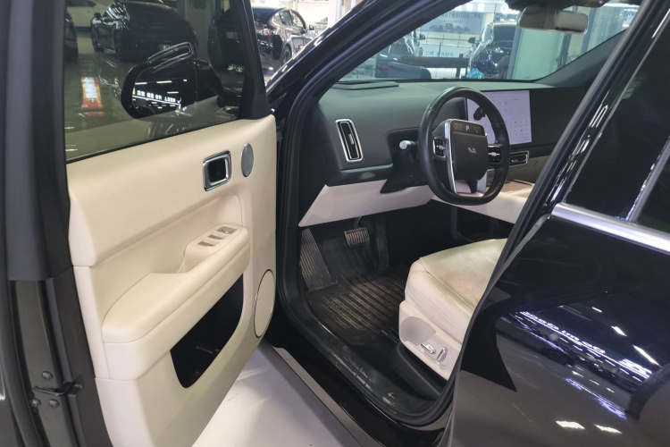 理想汽车 理想L6 2024款 Pro中控内饰7003