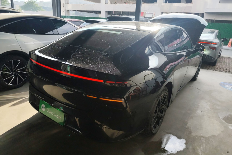 小鹏P7 2024款 P7i 702 Max 鹏翼版车身外观6005