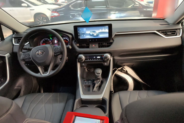 丰田 RAV4荣放 2023款 2.0L CVT两驱都市版中控内饰7002
