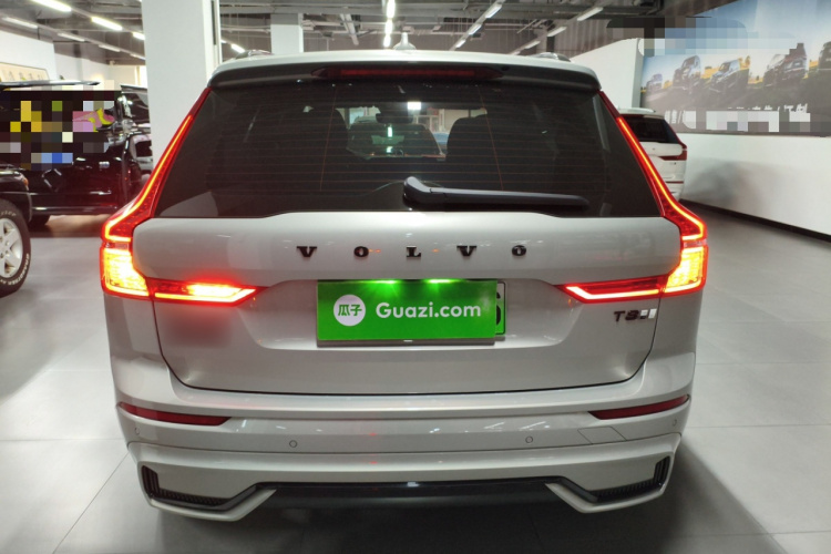 沃尔沃XC60新能源 2025款 插电式混动 长续航四驱智远运动版车身外观6