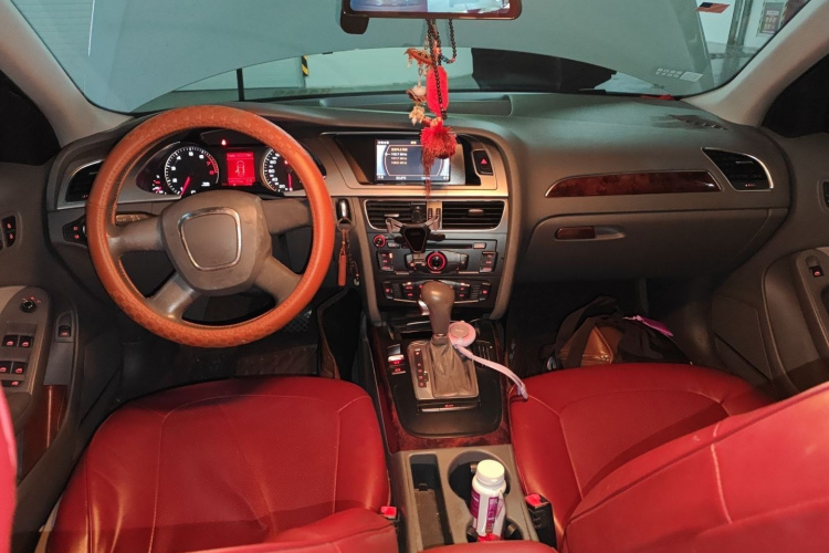 奥迪A4L 2011款 2.0 TFSI 舒适型中控内饰7002