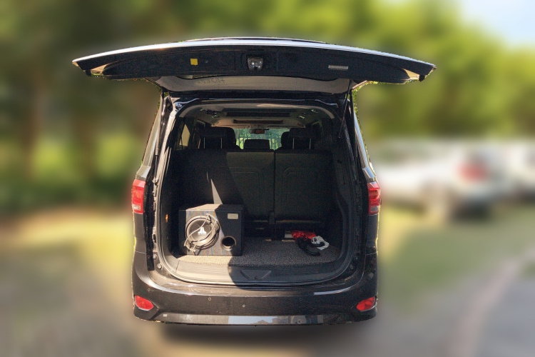 上汽大通MAXUS 大通G10 2018款 PLUS 2.0T 自动旗舰版局部细节23