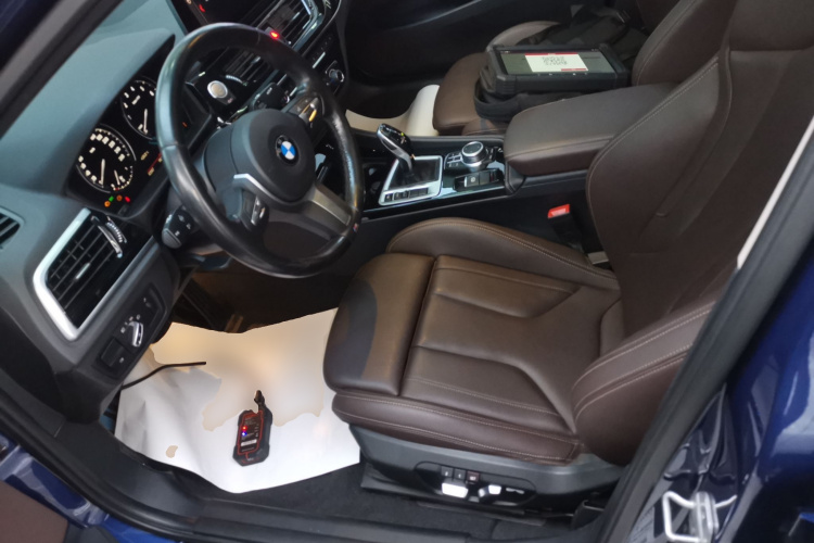 宝马1系 2021款 改款 125i M运动曜夜版中控内饰19