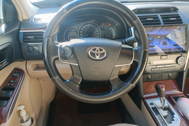 丰田 凯美瑞 2013款 2.0G 舒适版中控内饰13