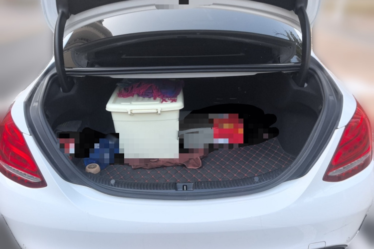 奔驰C级 2017款 改款 C 180 L 时尚型运动版局部细节23