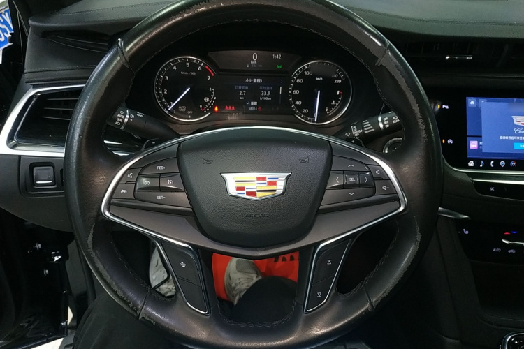 凯迪拉克XT5 2021款 28T 豪华型中控内饰13