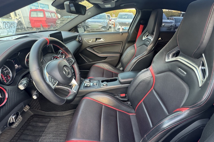 奔驰A级AMG(进口) 2017款 改款 AMG A 45 4MATIC局部细节19