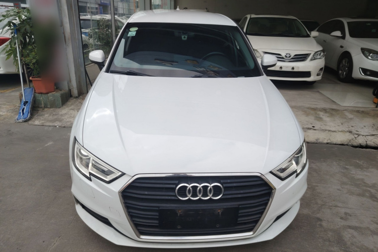 奥迪A3 2018款 30周年年型 Sportback 35 TFSI 进取型车身外观2