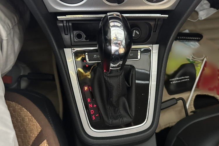 大众 朗行 2013款 1.6L 自动舒适型中控内饰7004