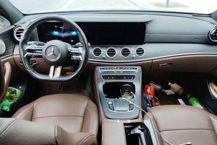 奔驰E级 2021款 改款 E 300 L 运动时尚型中控内饰12