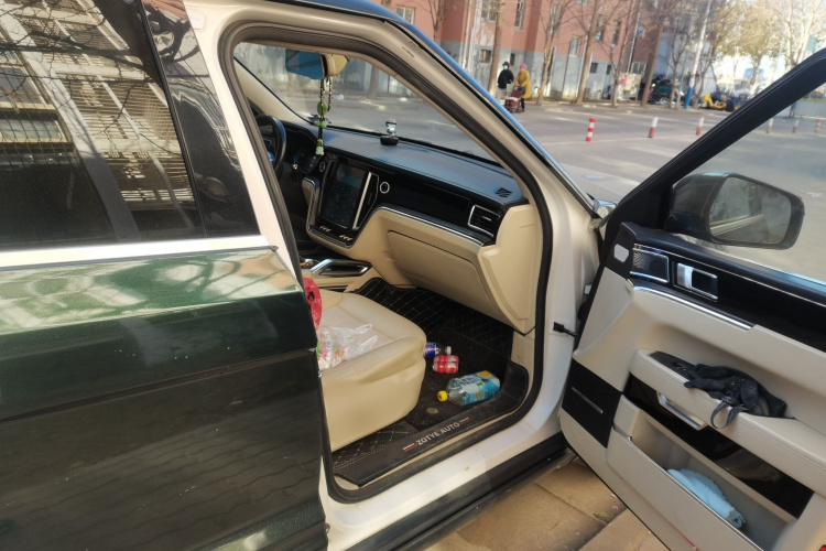 众泰T700 2017款 1.8T 双离合尊贵型局部细节9005