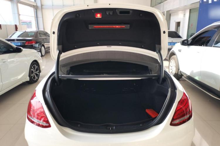 奔驰C级 2017款 改款 C 200 L 4MATIC 运动版中控内饰23