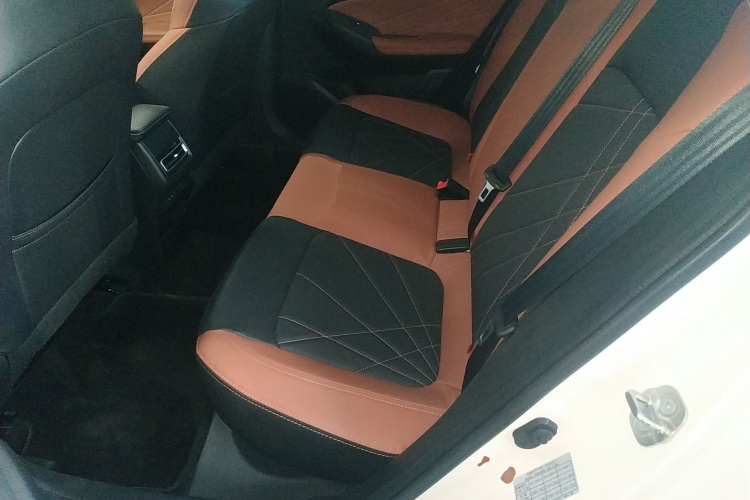 长安 逸动 2024款 PLUS 蓝鲸NE 1.4T GDI DCT高能版中控内饰21