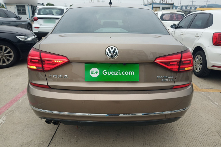 大众 帕萨特 2016款 280TSI DSG尊荣版车身外观6