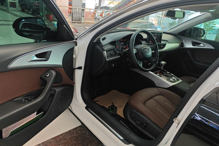 奥迪A6L 2014款 TFSI 标准型中控内饰20