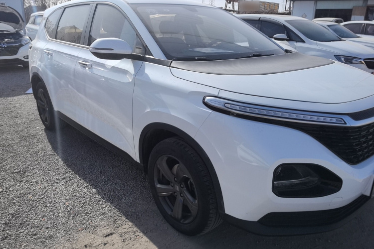 宝骏RM-5 2019款 1.5T 手动24小时在线精英型 6座车身外观3