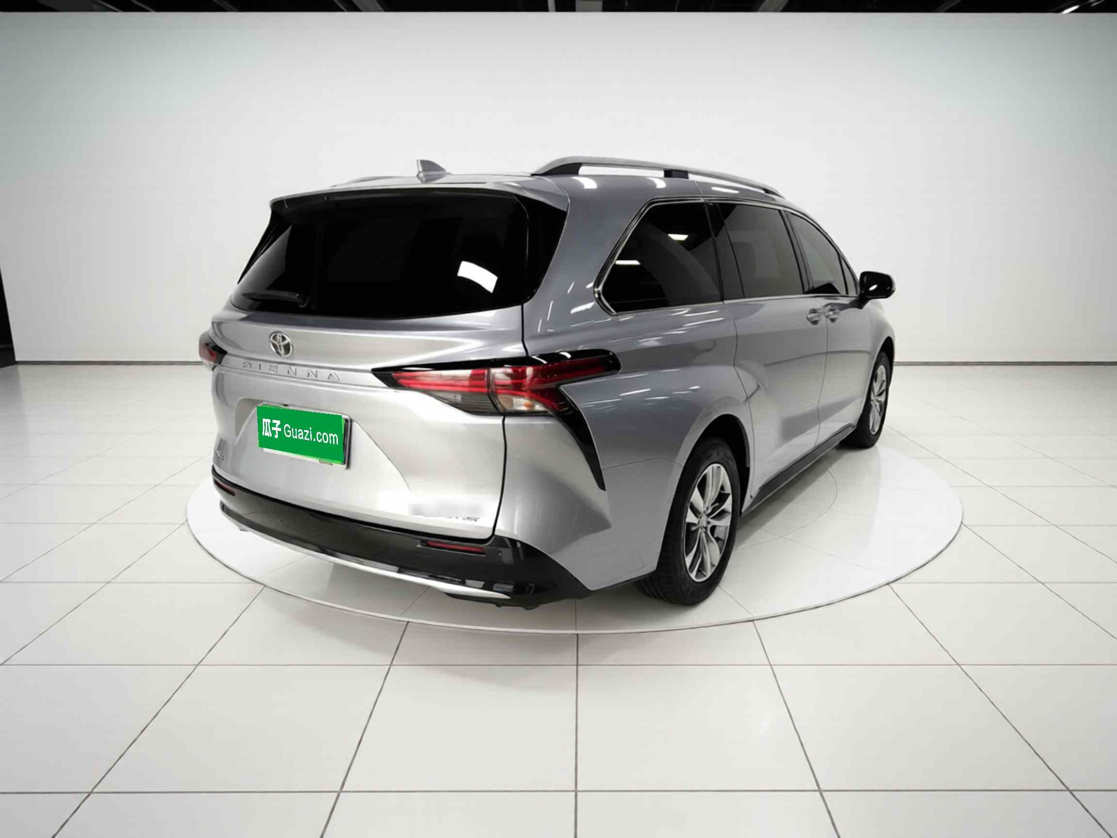 丰田 赛那SIENNA 2024款 2.5L混动 四驱尊贵版(4)
