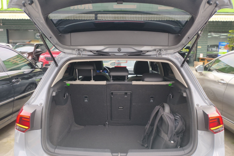 大众 高尔夫 2021款 280TSI DSG Pro机舱底盘23