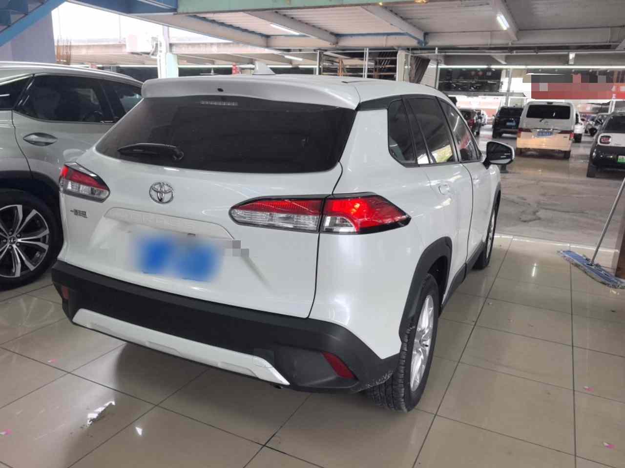 丰田 卡罗拉锐放 2023款 2.0L 精英版(4)